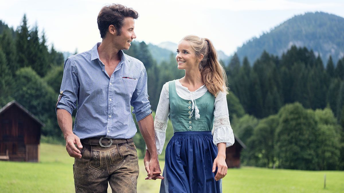 Auf geht's zum 187. Oktoberfest! Im Beauty-Artikel findet ihr die schönsten Frisurenstyles für die Wiesn '22 – wie gefällt euch der Sleek Style?