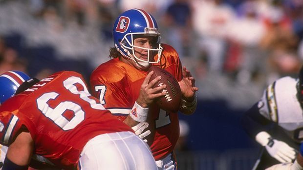 
                <strong>John-Elway</strong><br>
                Platz 2: John Elway (Denver Broncos) - Ja, John Elway schaffte es zwei Mal auf die Liste. Nur ein Jahr nach seinem ersten Super-Bowl-Sieg sicherte sich der Quarterback mit 38 Jahren seinen zweiten Titel. 
              