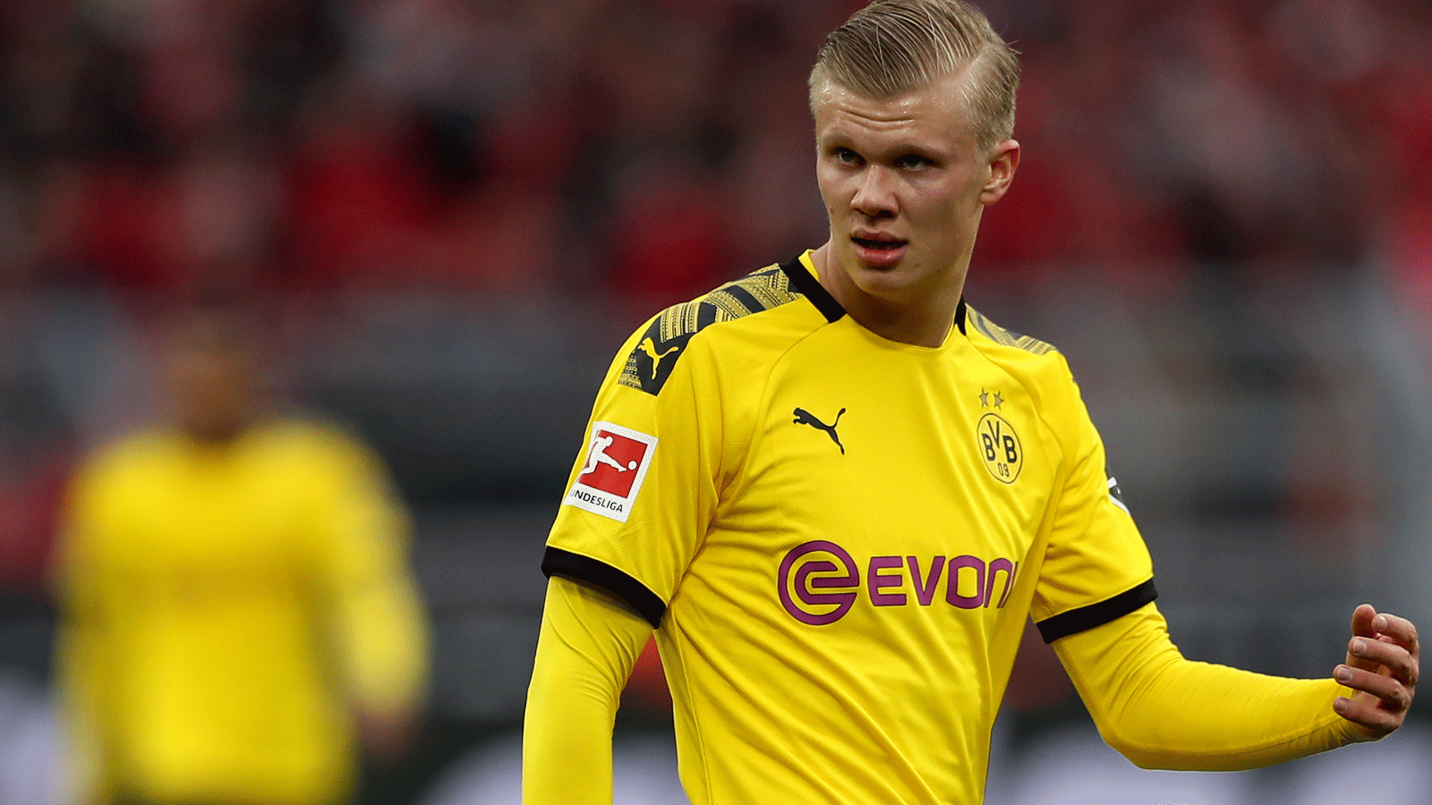 
                <strong>Platz 2: Erling Haaland (20)</strong><br>
                 - Verein: Borussia Dortmund - Position: Mittelstürmer - Marktwert: 72 Millionen Euro
              