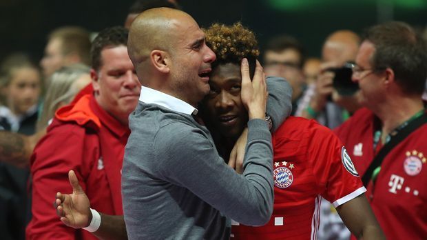 
                <strong>Pep Guardiola</strong><br>
                Pep Guardiola: Einer der emotionalsten Momente der Saison. Der Bayern-Coach ließ nach dem Finalsieg gegen Borussia Dortmund im DFB-Pokal seinen Gefühlen freien Lauf. Nach dem letzten Spiel auf der FCB-Bank konnte Pep seine Tränen nicht zurückhalten. Ihn zieht es im Sommer nach England zu Manchester City.
              