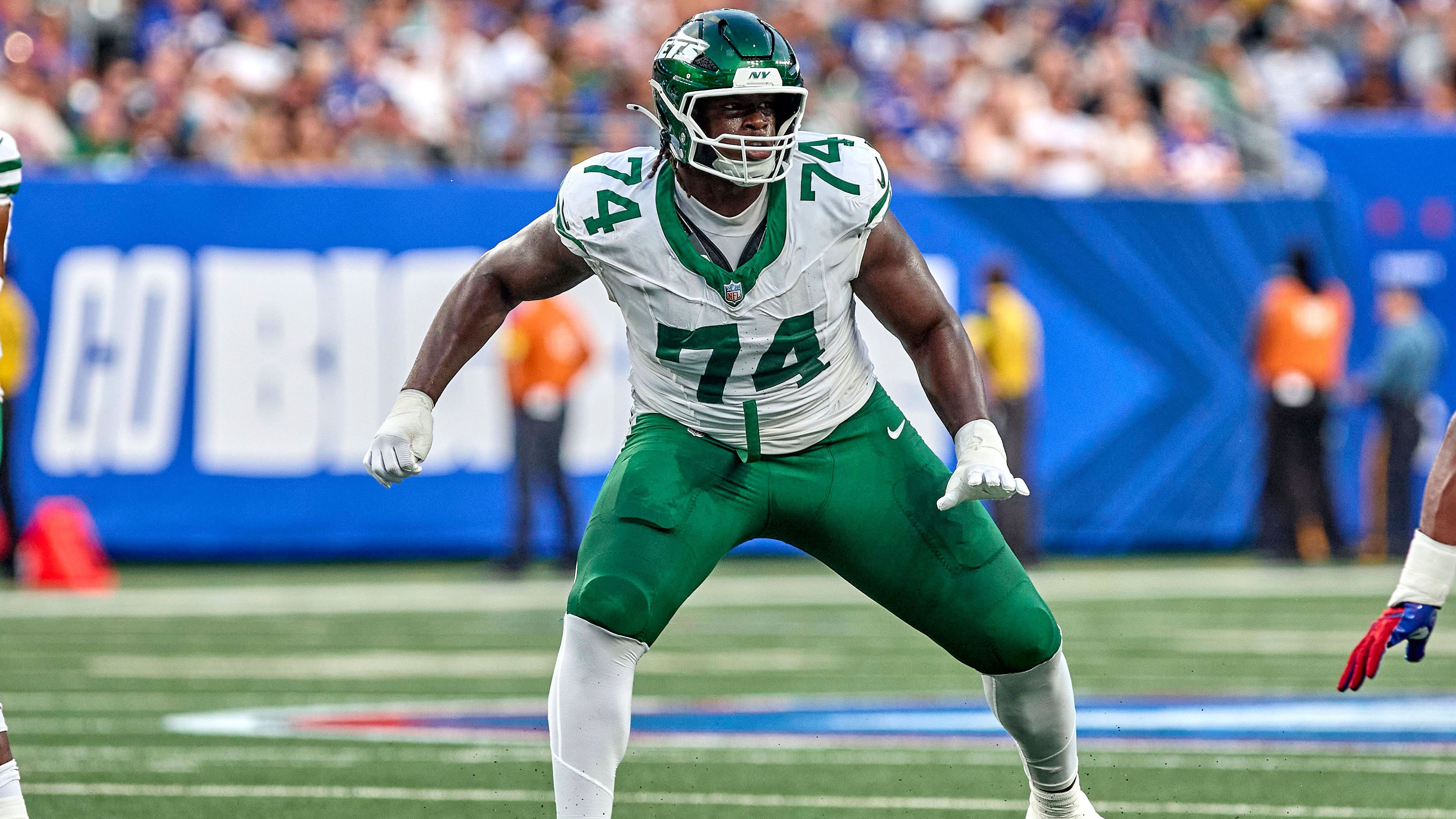 <strong>New York Jets: Olu Fashanu (Offensive Tackle)</strong><br>Olu Fashanu wurde 2024 mit dem elften Pick ausgewählt und startete nach Verletzungen in der Jets-O-Line neun Spiele. Eine Fußverletzung beendete seine Rookie-Saison vorzeitig, doch die Aussichten für 2025 sind gut: Unter dem neuem HC Aaron Glenn und mit Justin Fields als QB dürfte die Offense lauflastiger werden. Dabei könnte Fashanu seine Stärke als Run-Blocker voll ausspielen.