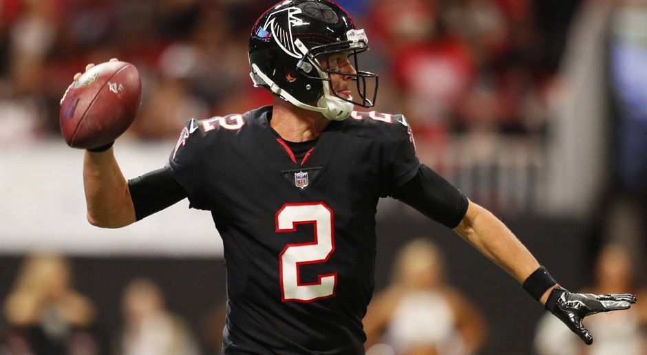 
                <strong>Verlierer: Matt Ryan</strong><br>
                Matt Ryan: Die letzten zwei Wochen liefen überhaupt nicht nach dem Geschmack von Matt Ryan. Gegen die Buffalo Bills (17:23) leistete sich der Quarterback zwei Interceptions und brachte nur einen Pass in der Endzone unter, bei - für seine Verhältnisse mageren - 242 Yards. Ohne seine Star-Receiver Julio Jones und Mohamed Sanu ging wenig zusammen. Das Quarterback-Rating von 51.4 spricht Bände.
              