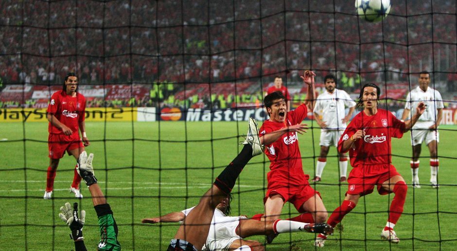 
                <strong>Legendäre europäische Duelle</strong><br>
                Inzwischen legendär ist Liverpool Champions-League-Triumph 2004/2005, als Steven Gerrard, Dietmar Hamann und Co. einen 0:3-Pausenrückstand gegen den AC Mailand noch drehten. Ebenfalls furios war Liverpools UEFA-Cup-Finale 2001 gegen Alaves, das die Engländer mit 5:4 nach Verlängerung für sich entschieden haben. Auch in dieser Saison steht der FC Liverpool für Spektakel in Europa: In der Gruppenphase gab es zwei 7:0-Siege, das Viertelfinal-Hinspiel beim 3:0 gegen Manchester City war ebenfalls eine Machtdemonstration.
              