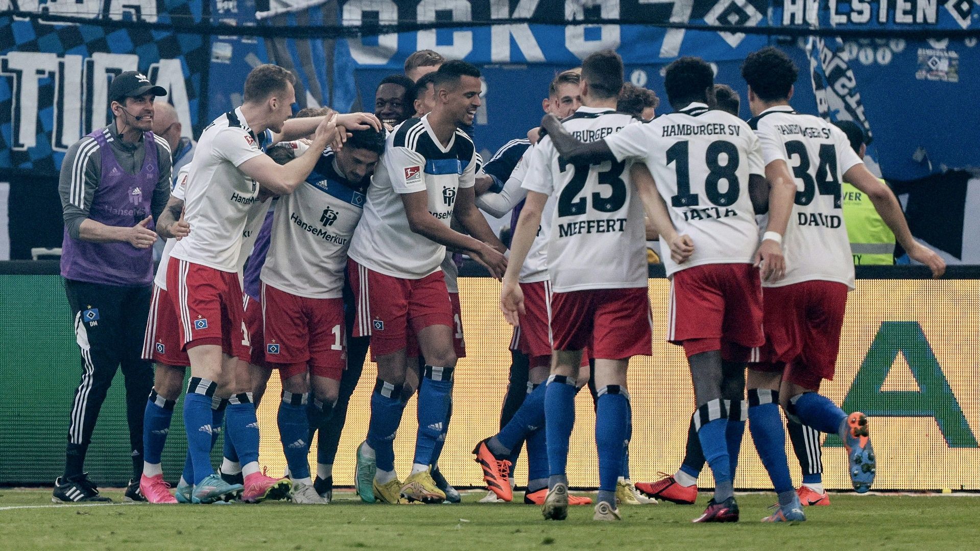 <strong>Platz 16: Hamburger SV</strong><br>Beraterprovisionen: 16,56 Millionen Euro<br>geschätzter Transferumsatz: 98,51 Millionen Euro