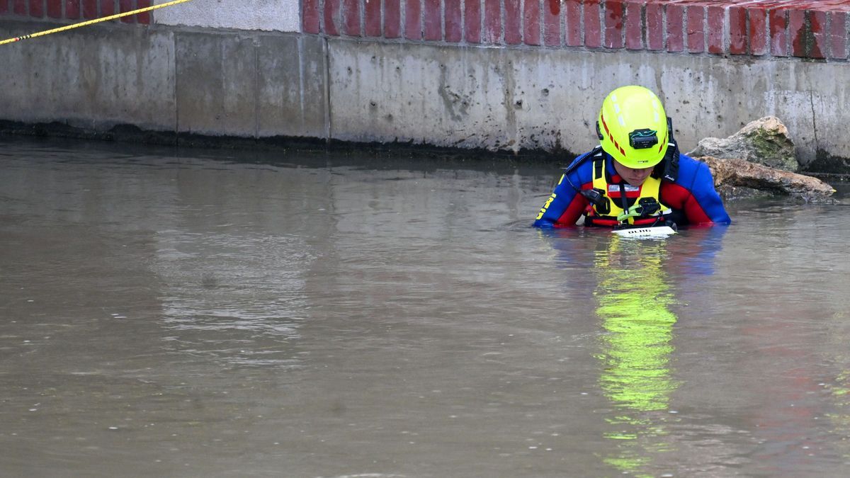 Suche in der Donau in Ulm