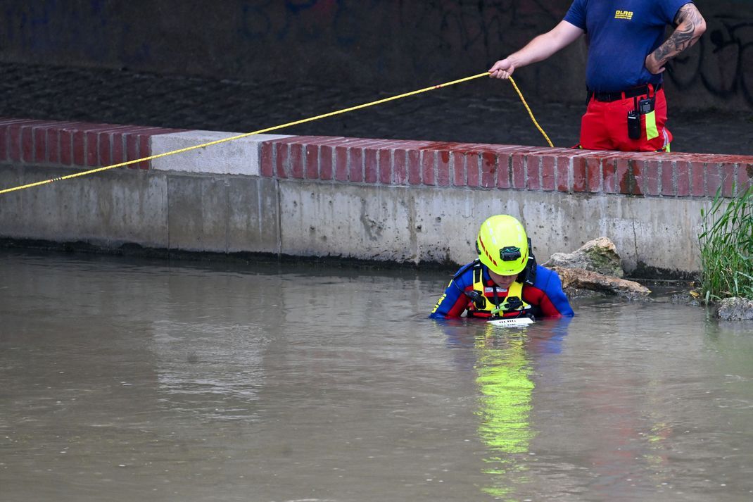 Seit Freitag wird ein 17-Jähriger in der Donau vermisst.