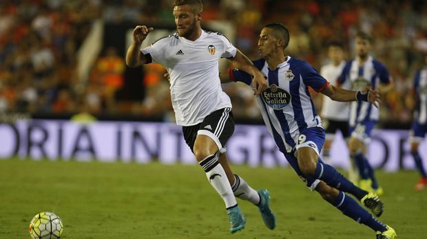 
                <strong>Shkodran Mustafi (FC Valencia)</strong><br>
                Shkodran Mustafi (FC Valencia) - Und noch ein Weltmeister! In der Gruppe H geht Mustafi mit dem FC Valencia als Topfavorit in die Vorrunde. Es warten Duelle mit Lyon, Gent und St. Petersburg.
              