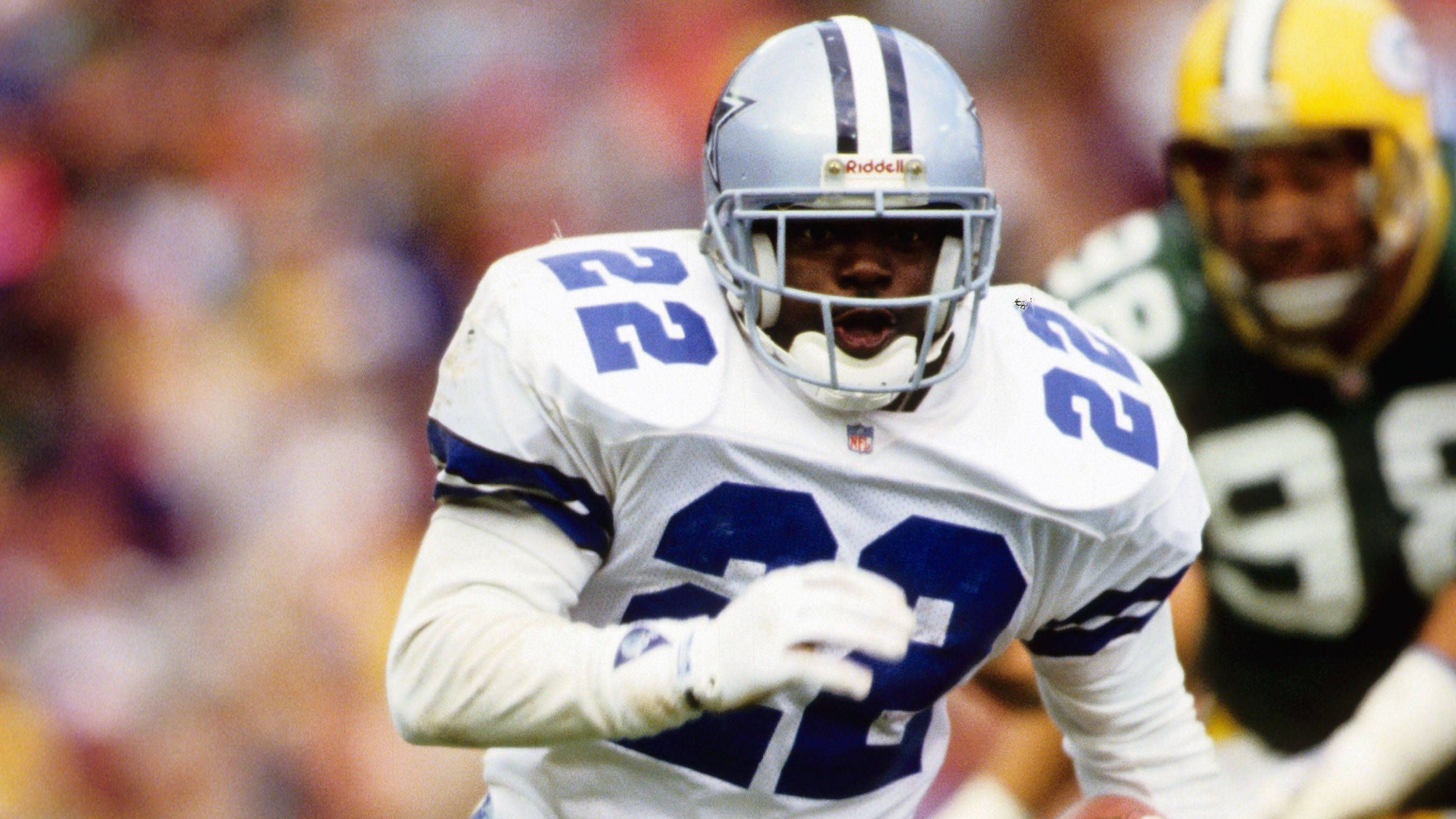 <strong>22: Emmitt Smith</strong><br>Teams: Dallas Cowboys, Arizona Cardinals<br>Position: Running Back<br>Erfolge: Pro Football Hall of Famer, dreimaliger Super-Bowl-Champion, 1993 NFL MVP<br>Honorable Mentions: Mike Haynes, Bobby Layne