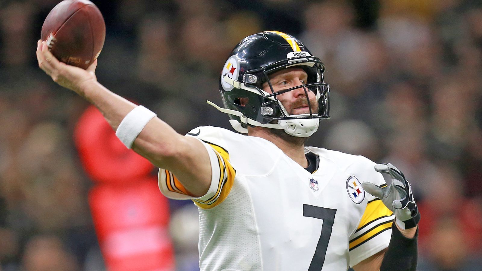 
                <strong>Pittsburgh Steelers: Ben Roethlisberger</strong><br>
                Gesamtverdienst 2019: 45.000.000 DollarQuarterback
              