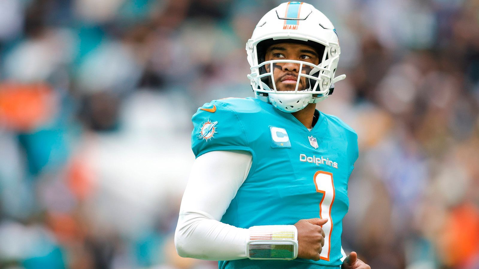 
                <strong>Pick 5: Tua Tagovailoa (Quarterback, Miami Dolphins)</strong><br>
                Gehalt mit der Fifth-Year-Option: 23,171 Millionen US-Dollar (Option gezogen)
              