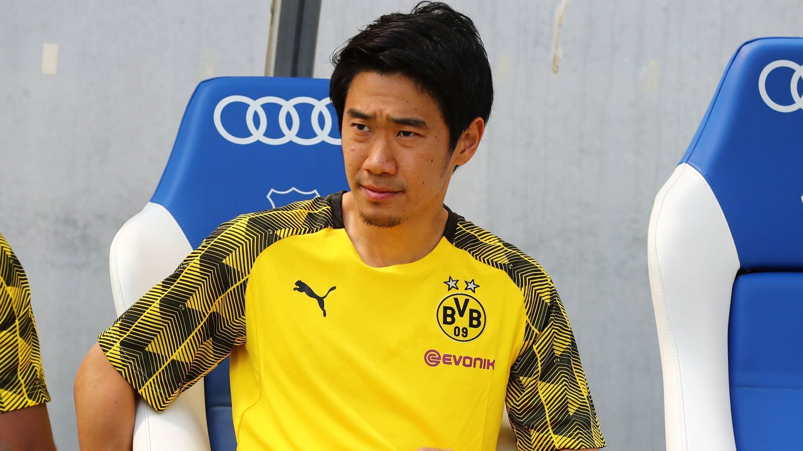 
                <strong>Shinji Kagawa (Borussia Dortmund)</strong><br>
                Der BVB hat einen Umbruch zur neuen Saison versprochen. Diesem könnte auch Shinji Kagawa zum Opfer fallen. Angeblich soll Besiktas Istanbul mit einer Verpflichtung liebäugeln. Im Raum steht zunächst ein Leih-Geschäft mit anschließender Kaufoption. Dortmund soll dem türkischen Top-Klub bereits Verhandlungsbereitschaft signalisiert haben.
              