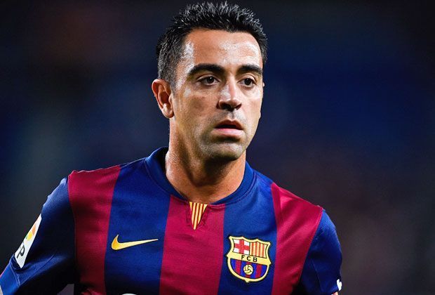 
                <strong>Mittelfeld: Xavi</strong><br>
                Strippenzieher im Mittelfeld des Skandal-Kickers: Welt- und Europameister Xavi. Sie spielten zusammen ein Jahr beim FC Barcelona.
              