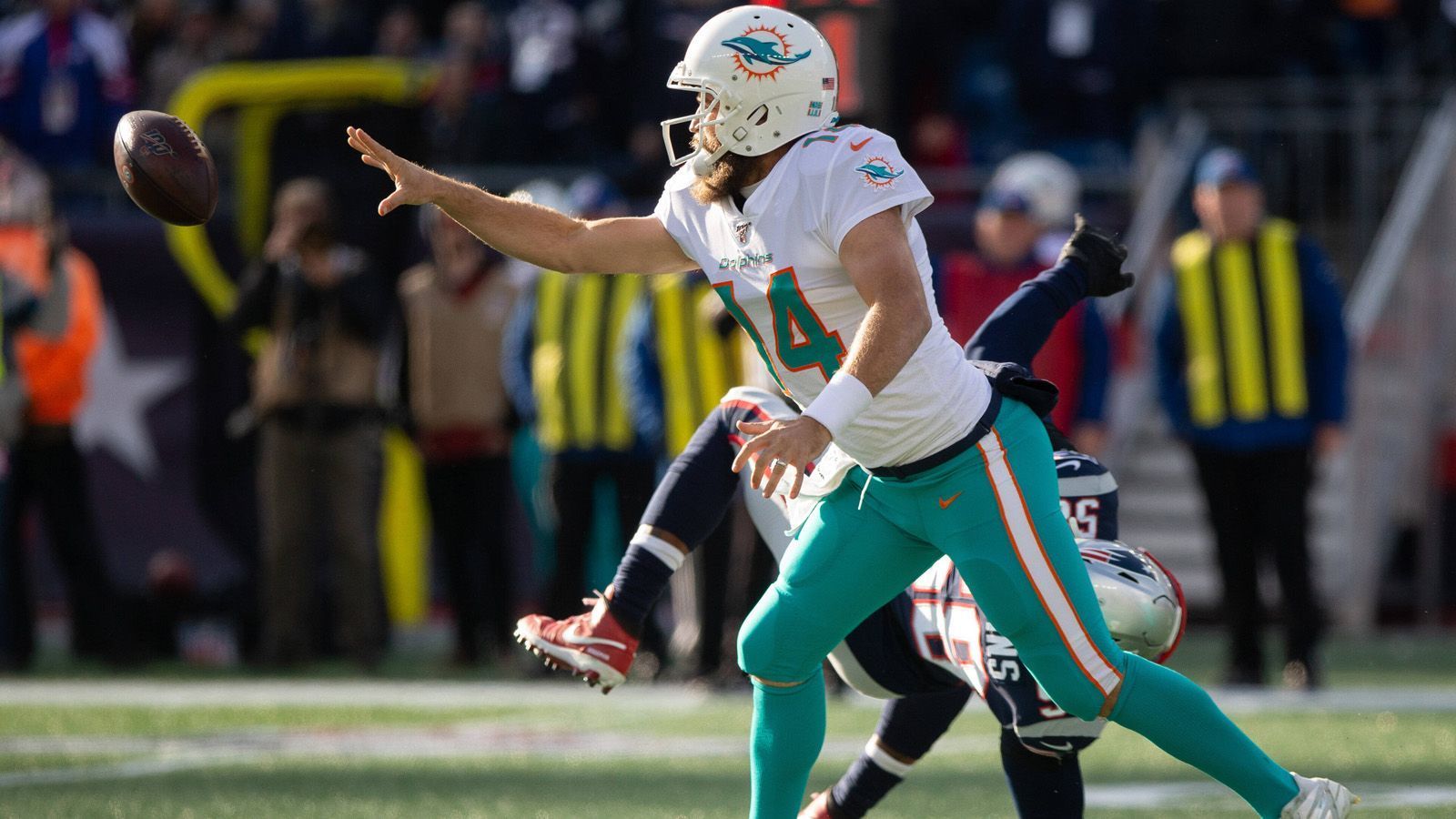 
                <strong>Miami Dolphins</strong><br>
                Ryan Fitzpatrick (QB), Jesse Davis (OT), Kyle Van Noy (LB), Elandon Roberts (LB), Ted Karras (C), Bobby McCain (S), Clayton Fejedelem (S), Kavon Frazier (S)
              