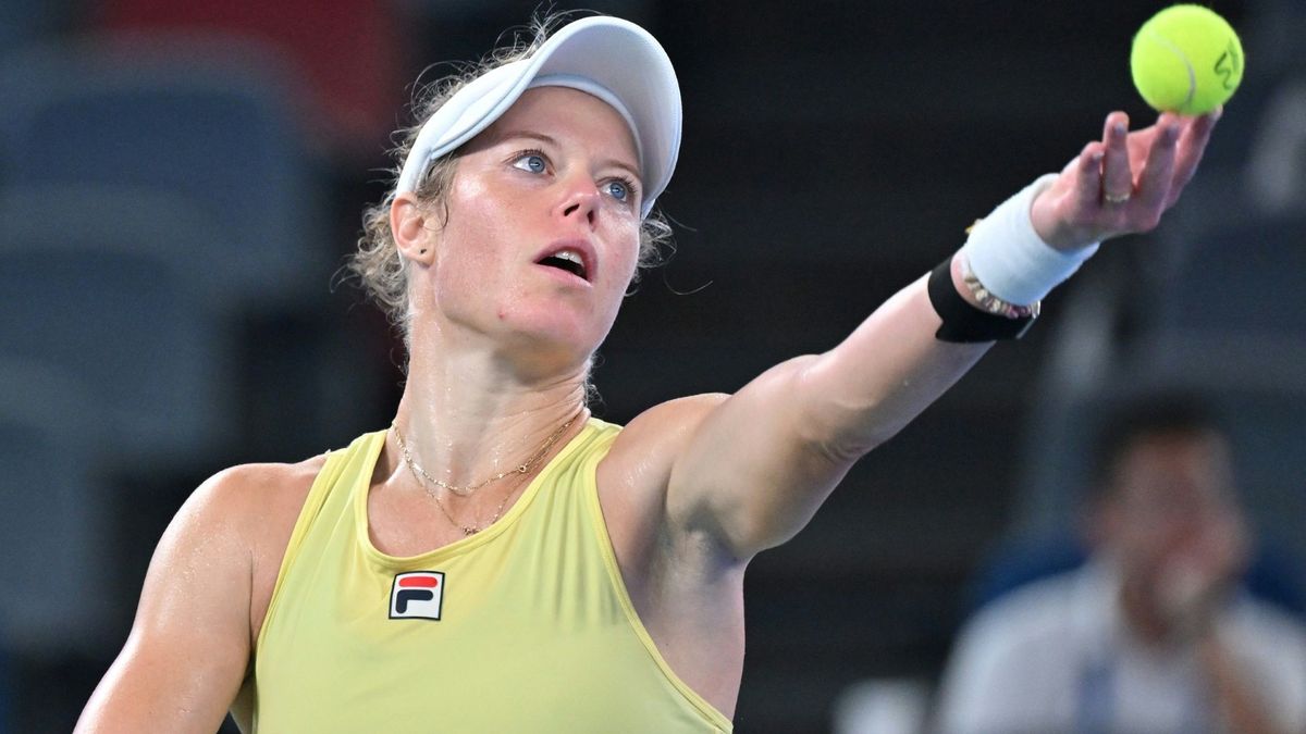 Laura Siegemund beim Aufschlag in Wuhan