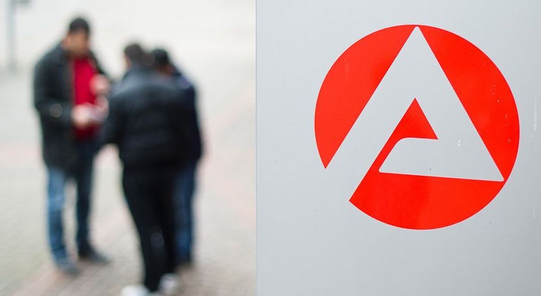 Article Image Media