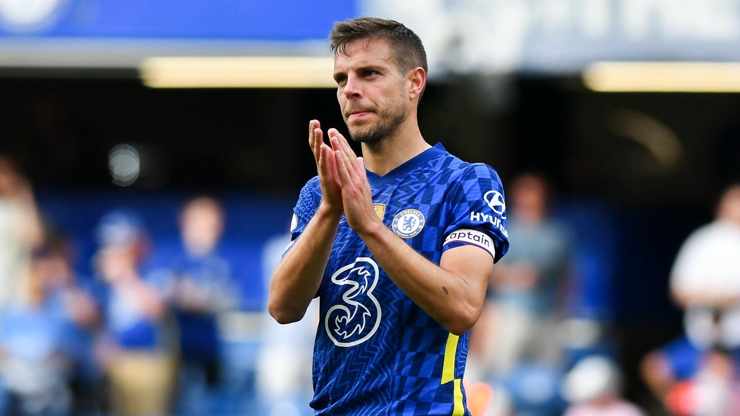 
                <strong>Cesar Azpilicueta (FC Chelsea)</strong><br>
                Neben Christensen sollen zwei weitere Chelsea-Stars Barca fit für die kommende Champions League machen. Doch umsonst wird Barcelona auch Cesar Azpilicueta oder ... 
              