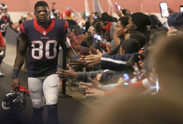 
                <strong>Andre Johnson</strong><br>
                Wide Receiver Andre Johnson fängt die Bälle ab sofort von Andrew Luck. Johnson wechselt von den Houston Texans zu den Indianapolis Colts und unterschreibt einen Dreijahresvertrag über 21 Millionen Dollar.
              