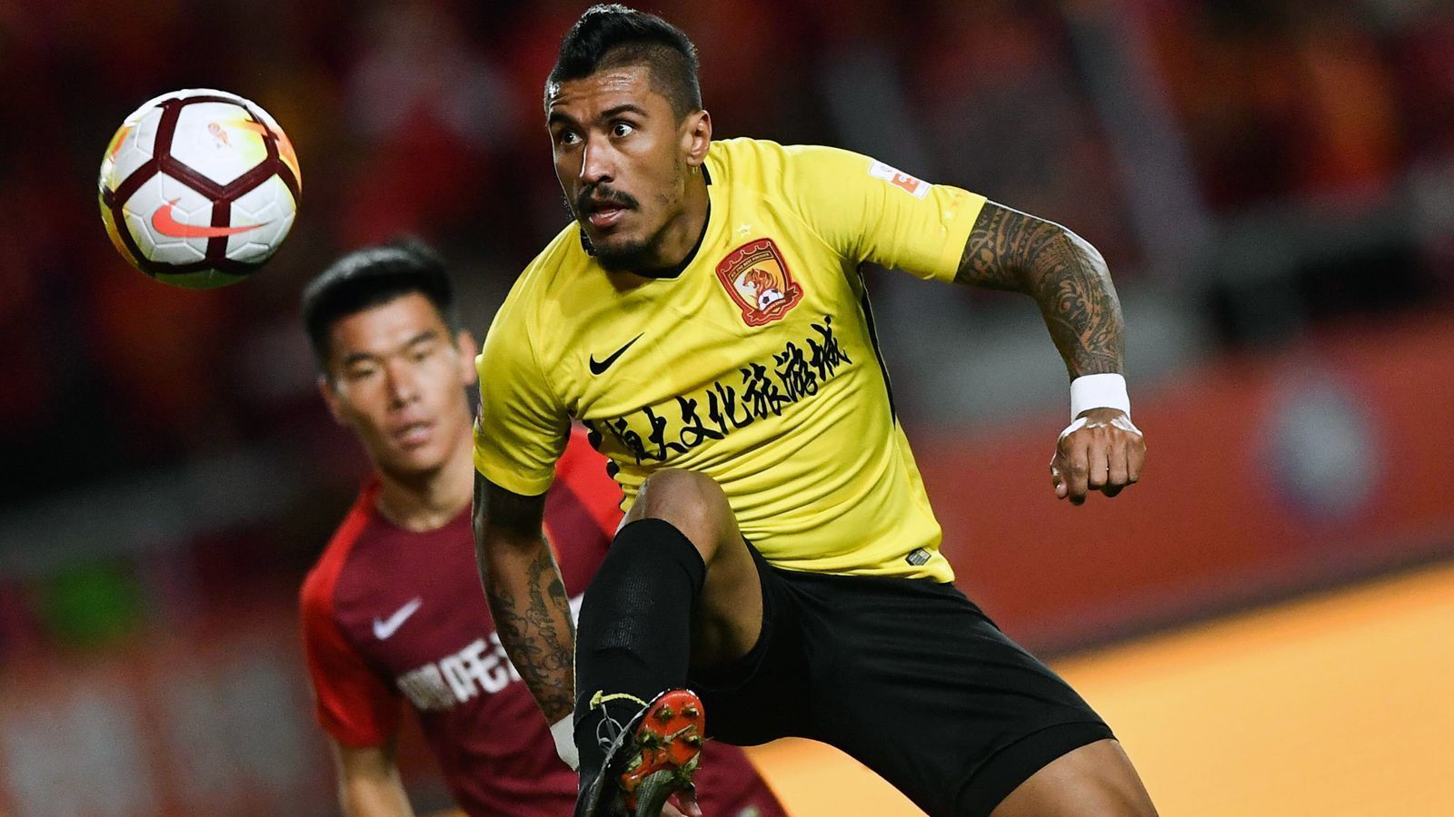 
                <strong>Paulinho (Guangzhou Evergrande Taobao)</strong><br>
                Ablösesumme: 50 Millionen Euro (Kaufpflicht nach Leihe)Aufnehmender Verein: Guangzhou Evergrande TaobaoAbgebender Verein: FC Barcelona
              