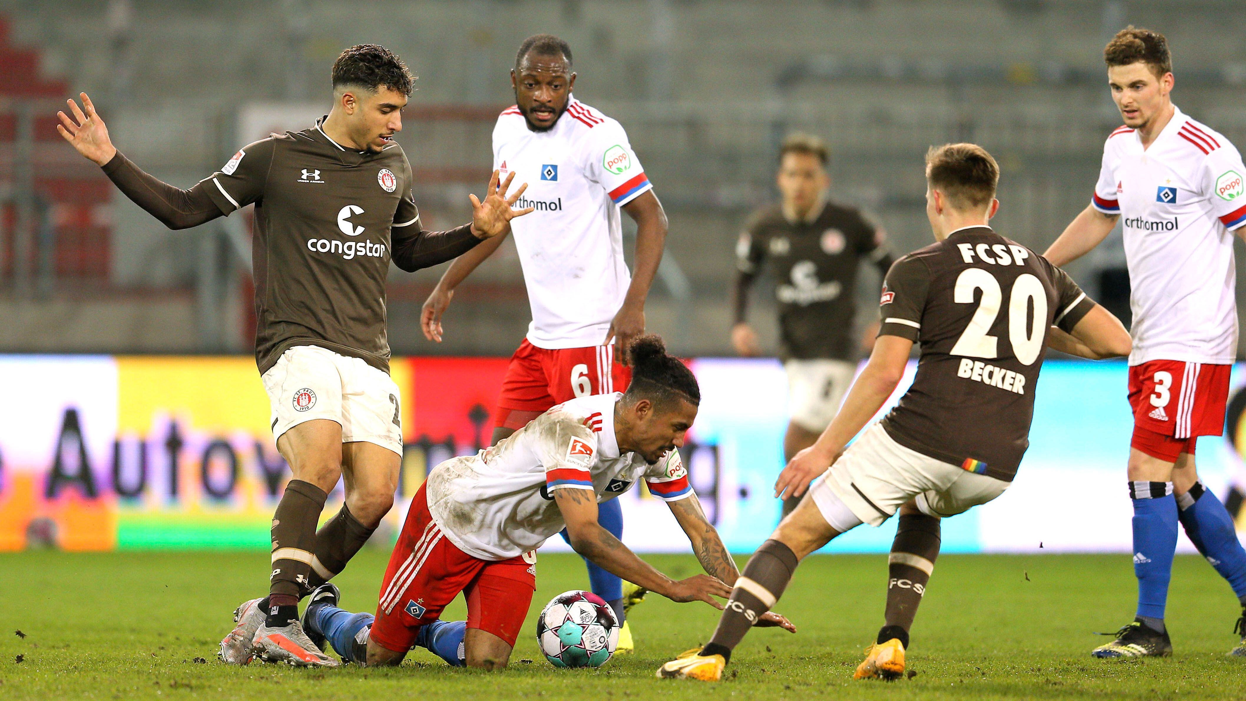 
                <strong>3. Spieltag: FC St. Pauli - Hamburger SV</strong><br>
                Der HSV will endlich die Hamburger Stadtmeisterschaft zurückerobern. Seit vier Spielen konnte der einstige Bundesliga-Dino nicht mehr gegen St. Pauli gewinnen. Die nächste Chance gibt es am 3. Spieltag.
              