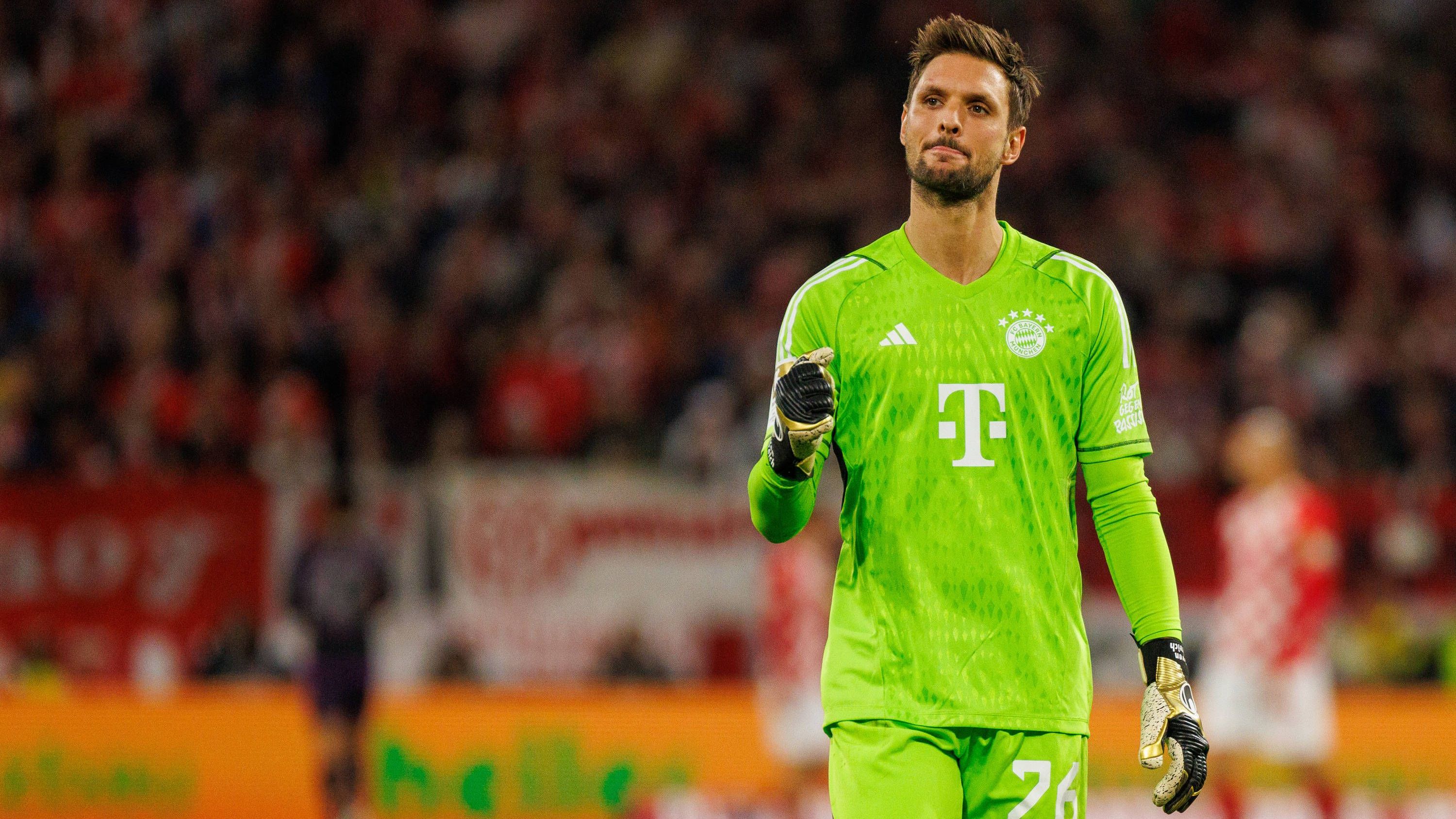 <strong>Sven Ulreich</strong><br>Zeigt in der 13. Minute beim Kopfball von Lee seine ganze Klasse und lenkt den Ball noch an den Pfosten. Auch ansonsten ein richtig guter Rückhalt – besonders in den starken Phasen der 05er. <em><strong>ran</strong></em><strong>-Note: 2</strong>