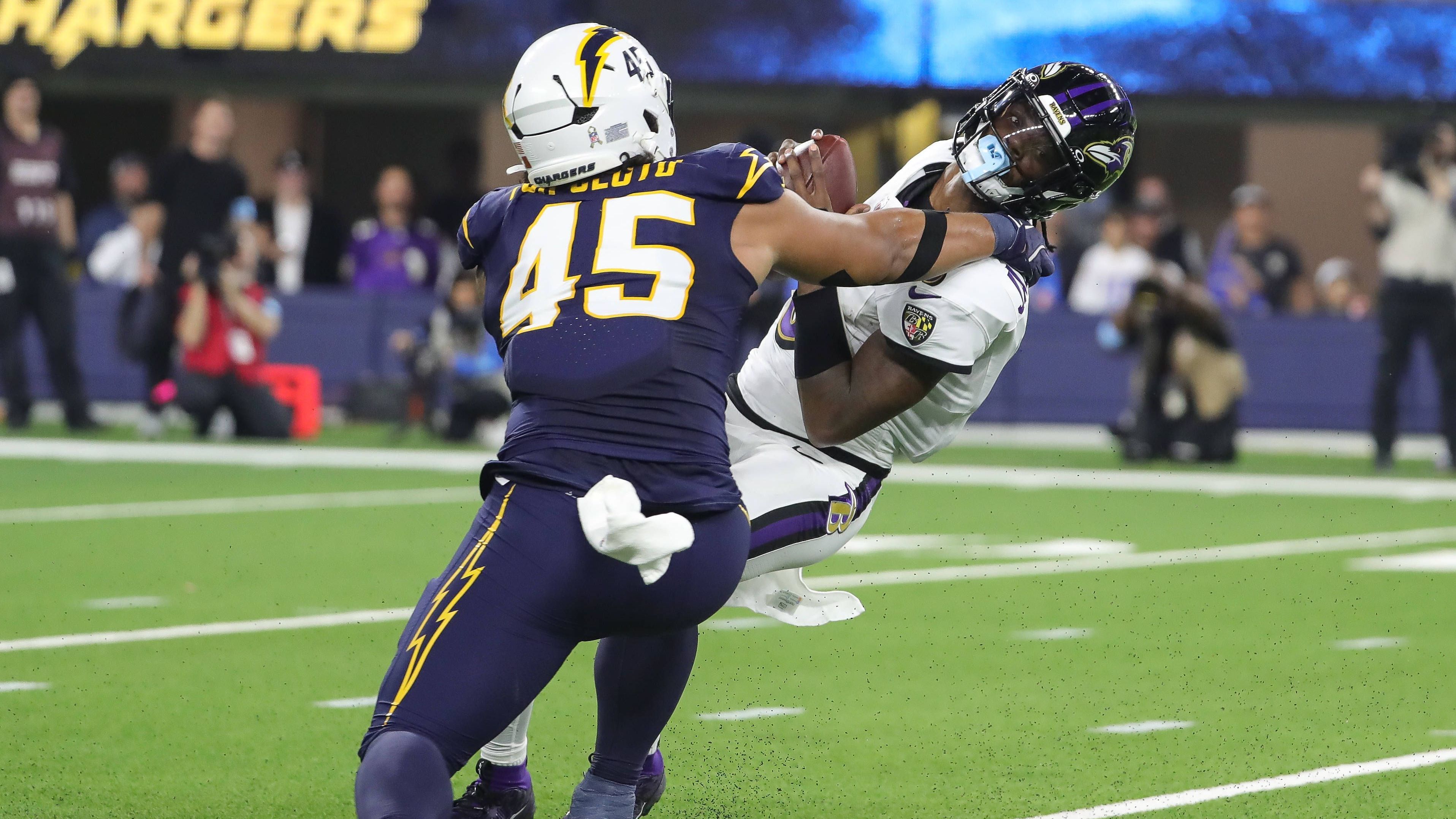 <strong>Platz 6: Los Angeles Chargers</strong><br>Sacks: 46<br>Team-Leader: Tuli Tuipulotu (8,5 Sacks)