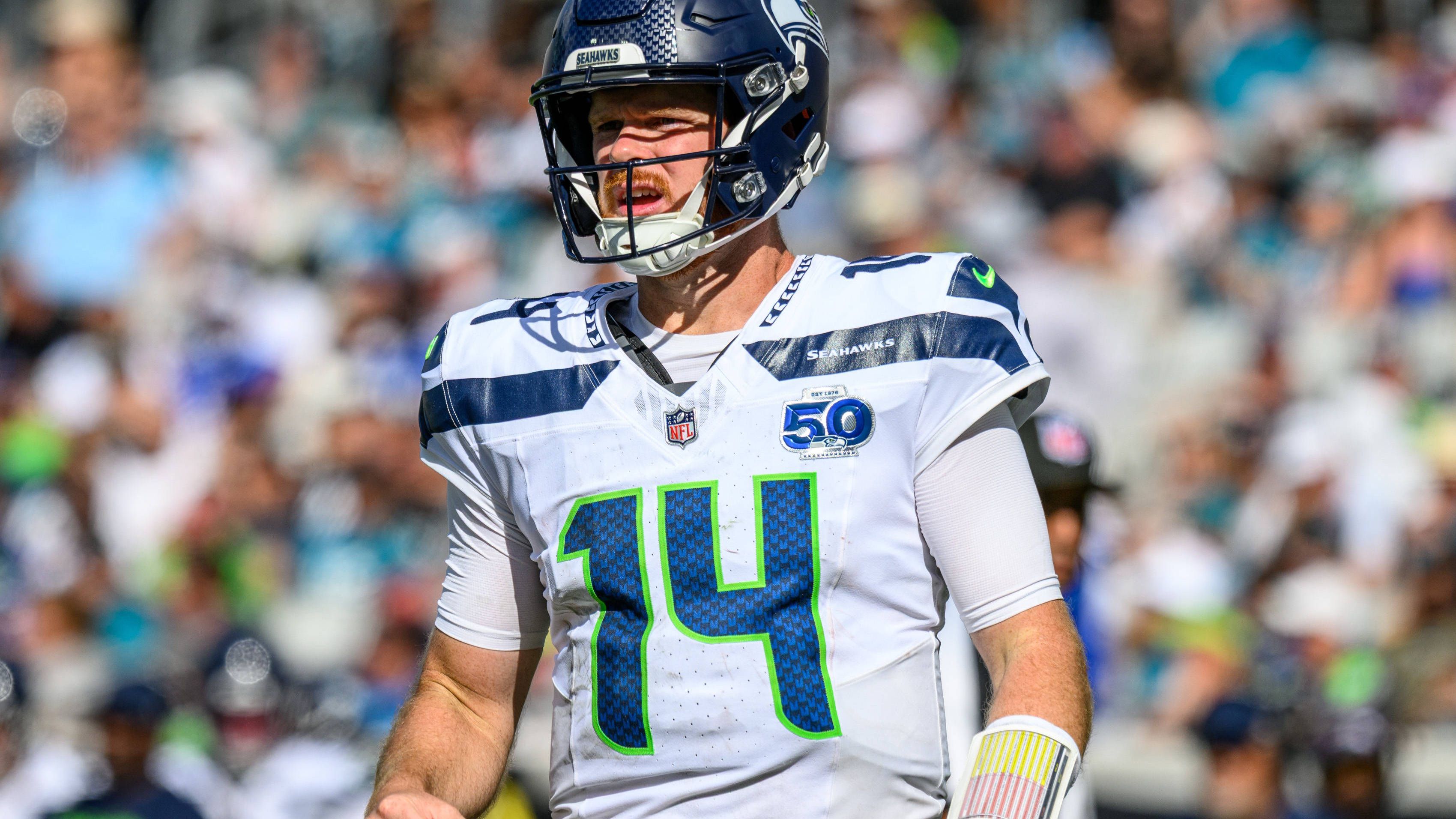 <strong>Platz 13: Sam Darnold (Seattle Seahawks)</strong><br>Elf Touchdowns warf Sam Darnold bereits in dieser Saison (geteilter Platz 5), erst drei Interceptions, erreichte schon viermal ein Passer Rating von 111 oder mehr - sehr ansprechende gute Zahlen. Der 28-Jährige lässt seine Karriere-Flamme, die er in Minnesota neu entfachen konnte, in Seattle weiter brennen. Und lässt die 4-2-Seahawks auf die erste Playoff-Teilnahme seit 2022 hoffen.