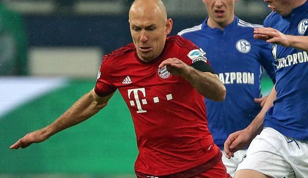 
                <strong>Arjen Robben</strong><br>
                Arjen Robben: Dieses Spiel schmeckte dem Flügelflitzer zunächst nicht. Robben bekam wenig Bälle, konnte selten "Eins-gegen-Eins" gehen. Außerdem war er am Gegentreffer beteiligt, als er zentral nicht nachsetzte. Später stärker, bereitete per Flanke in der 69. Minute das 2:1 vor. ran-Note: 3.
              