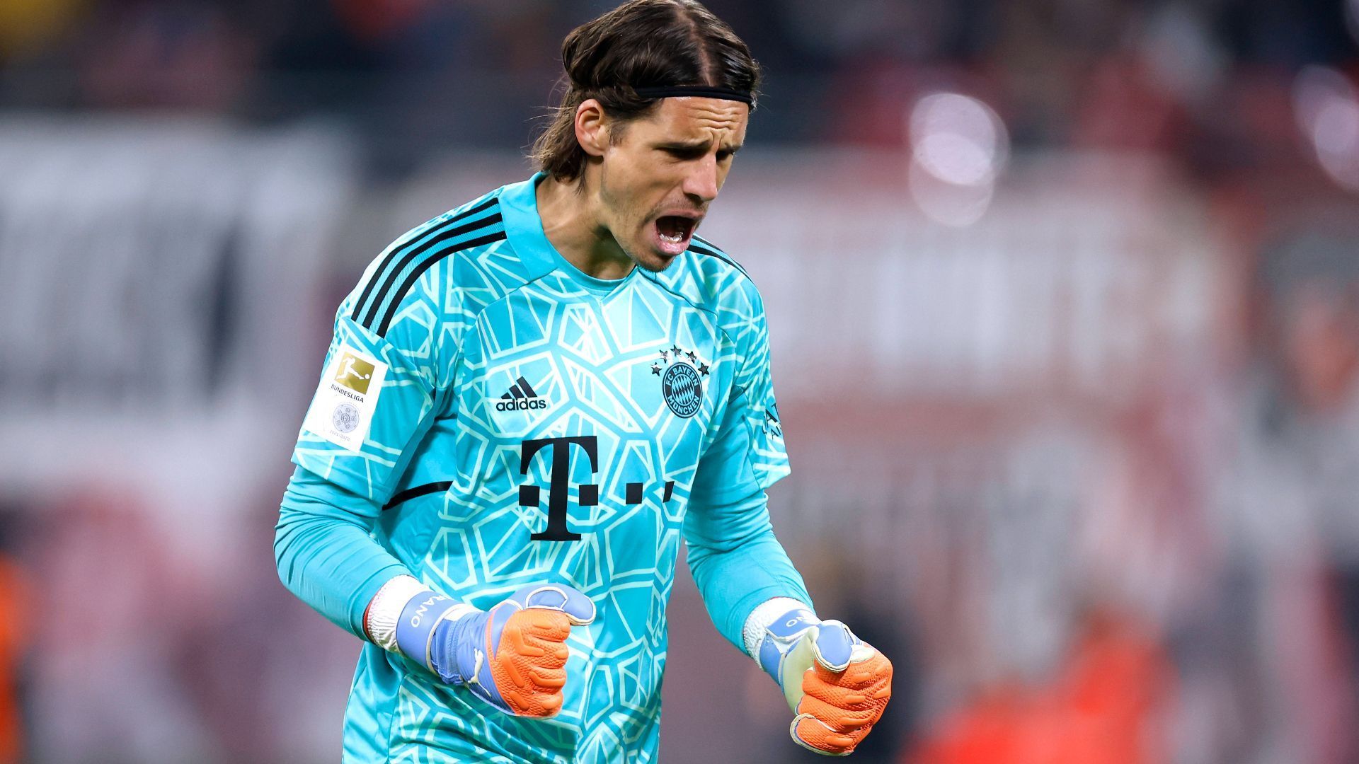 
                <strong>Gewinner: Yann Sommer (FC Bayern)</strong><br>
                Steht nach nur einer Trainingseinheit im Tor der Bayern und rechtfertigt mit seiner Leistung die Ansage von Julian Nagelsmann, wonach ein neuer Torwart bei ihm nur 15 Minuten Eingewöhnungszeit braucht. Offenbart noch die eine oder andere kleine Unsicherheit. Für sein erstes Spiel nach dem Riesentrubel aber absolut solide.
              