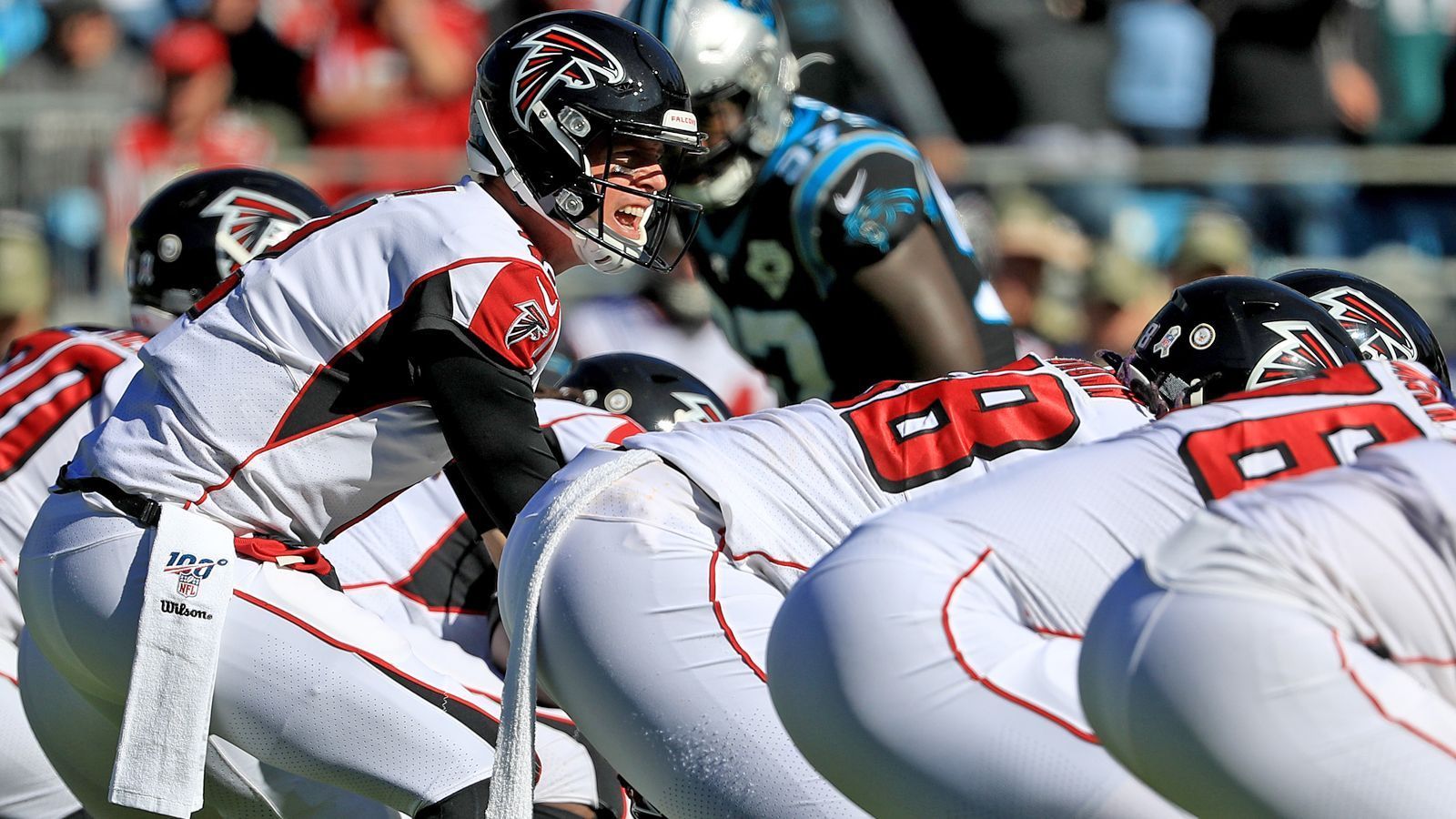 
                <strong>Passing Offense: Atlanta Falcons</strong><br>
                Die Falcons haben plötzlich wieder das Fliegen gelernt. Bei den Siegen gegen die Saints (26-9) und gegen die Panthers (29-3) warf Quarterback Matt Ryan für insgesamt 369 Yards. Jetzt kommt mit den Tampa Bay Buccaneers die zweitschlechteste Passverteidigung der Liga nach Atlanta (im Schnitt 291 Yards pro Spiel zugelassen). Ryan wird sich steigern wollen.
              