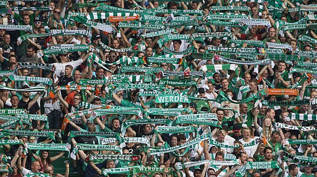 
                <strong>8. Platz: Werder Bremen (Weserstadion)</strong><br>
                Platz 8: Werder Bremen: Im Weserstadion finden bis zu 42.500 Fans Platz. Dabei erfreut Werder Bremen  seiner Anhänger mit Stehplätzen - der achtbeste Wert der Liga. Die Quote der stehenden Zuschauer liegt bei 24,9 Prozent.
              