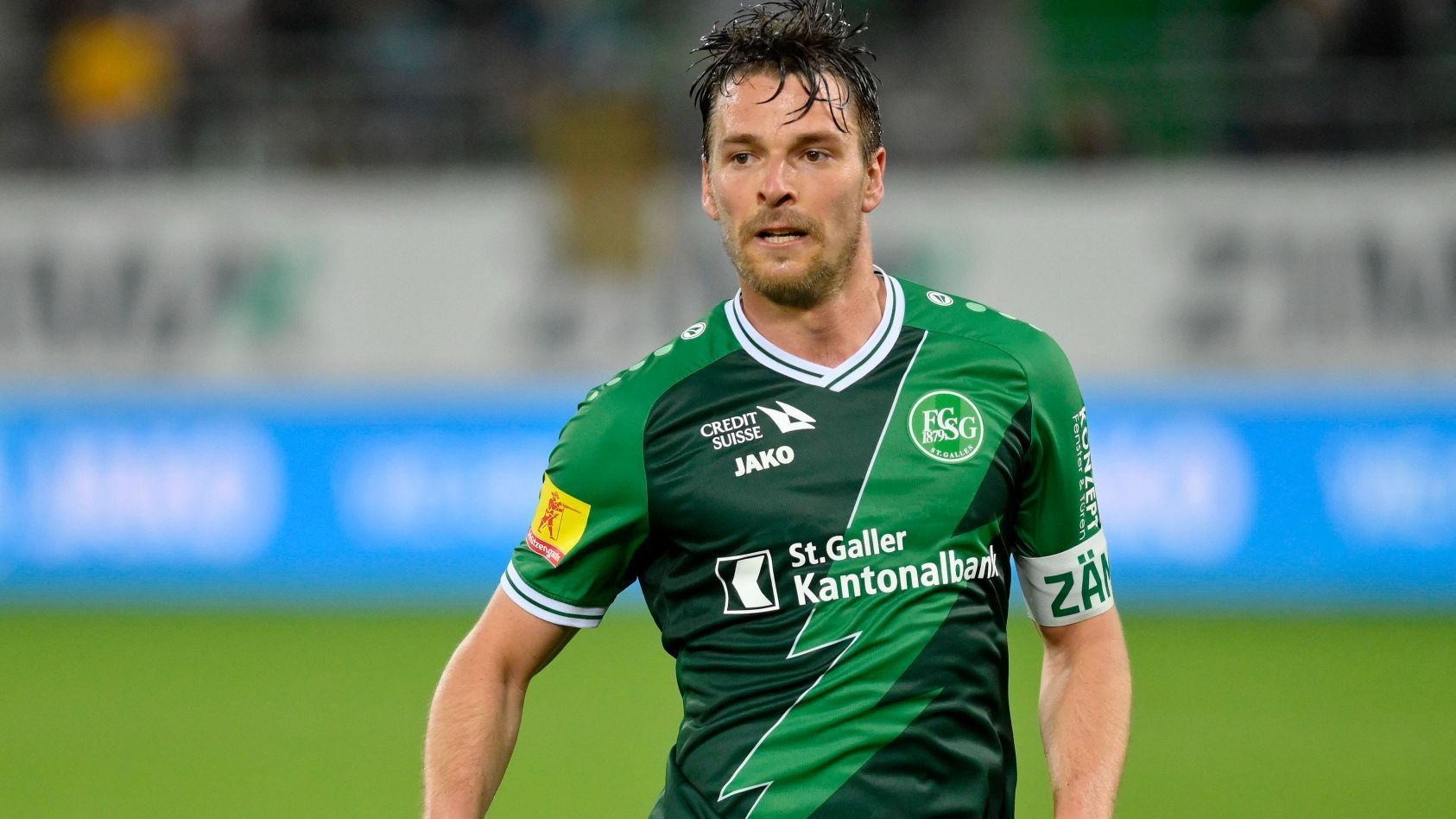 
                <strong>Lukas Görtler (FC St. Gallen)</strong><br>
                In Deutschland kaum bekannt, dafür in der Schweiz umso erfolgreicher. Mit St. Gallen eine überragende Saison gespielt. Mit neun Toren und sechs Vorlagen gehörte er zu den zwölf besten Scorern der Schweizer Super League. Ausgebildet wurde er beim FC Bayern, kam dort aber nicht über einen Kurzeinsatz im Mai 2015 hinaus.
              