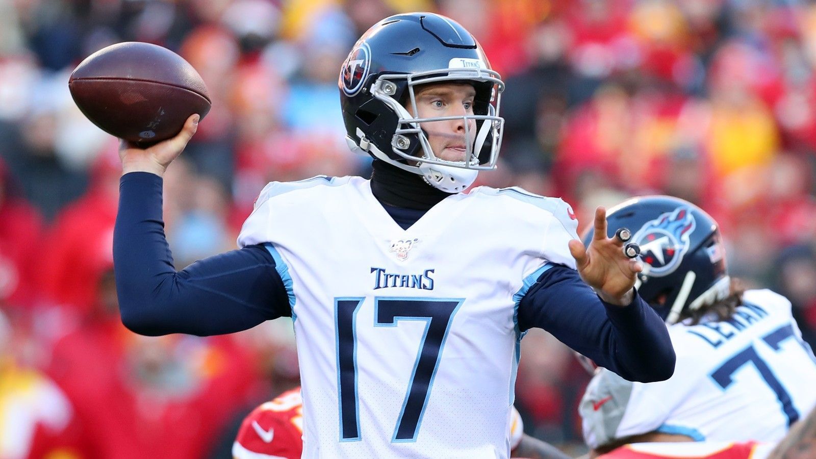 
                <strong>Tennessee Titans: Ryan Tannehill (Offense)</strong><br>
                Tannehill spielte nach seiner Übernahme eine atemberaubend effiziente Saison und war trotz Derrick Henrys starker Saison der Hauptfaktor dafür, dass die Titans fast in den Super Bowl gekommen sind. Mit Marcus Mariota holte Tennessee bis zum 6. Spieltag nur zwei Siege. Für den Erfolg der Titans ist eine Wiederholung von Tannehills Leistung entscheidend.
              