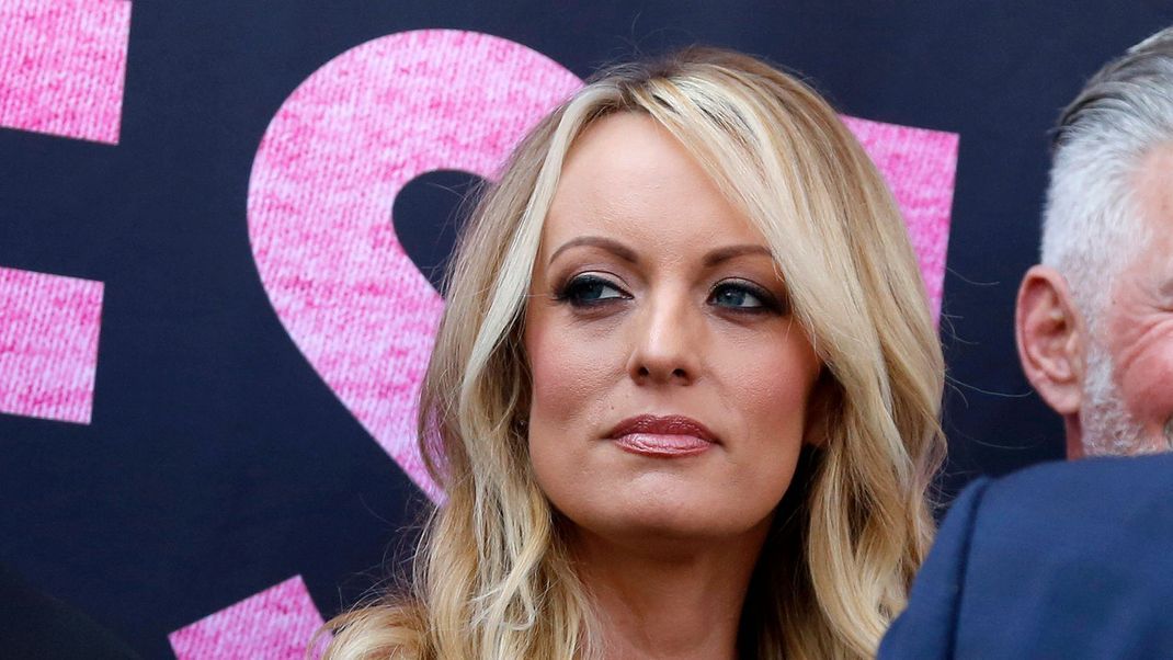 Die Pornodarstellerin Stormy Daniels schlägt vor, Trump als "freiwilligen Boxsack in einem Frauenhaus" zu nutzen.