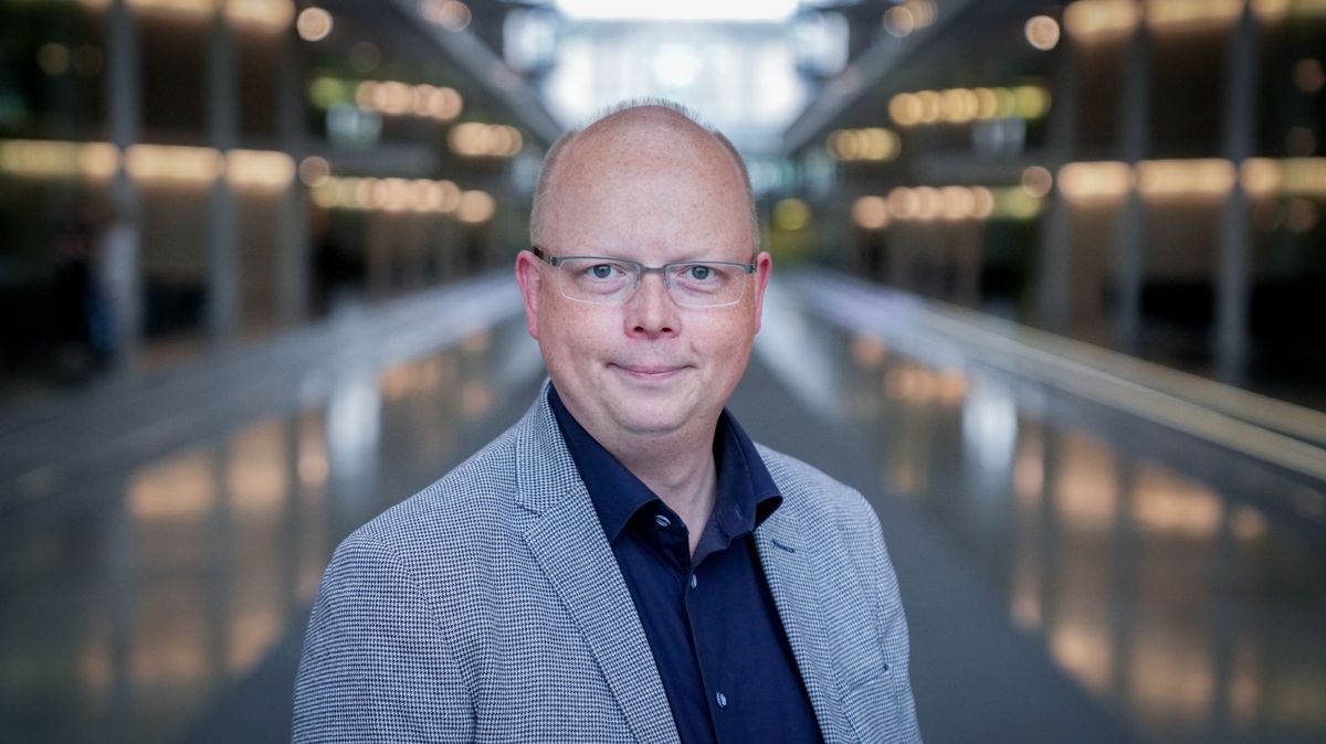 Bundestagsabgeordneter Stefan Seidler vom Südschleswigschen Wählerverband im Paul-Löbe-Haus, Berlin.