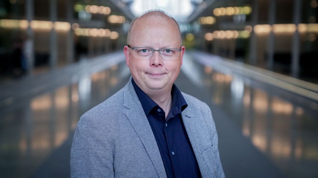 Bundestagsabgeordneter Stefan Seidler vom Südschleswigschen Wählerverband im Paul-Löbe-Haus, Berlin.