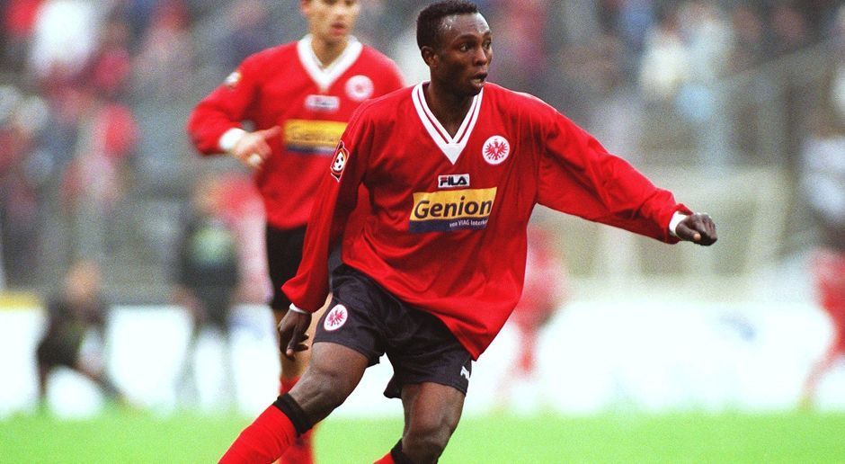 
                <strong>Rolf-Christel Guie-Mien</strong><br>
                Als der Kongolese Rolf-Christel Guie-Mien im Jahr 1999 zu Eintracht Frankfurt wechselte, ließ sich der Mittelfeldspieler angeblich einen bezahlten Kochkurs für seine Ehefrau in den Vertrag schreiben. Das Thema des Kochkurses soll folgendes gewesen sein: Bürgerliche deutsche Küche. 
              