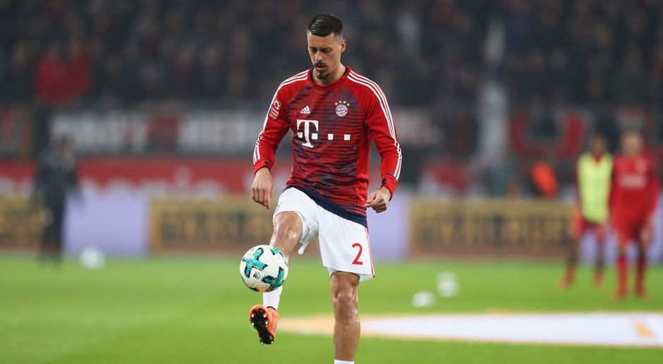 
                <strong>Werbung in eigener Sache</strong><br>
                "Ich habe in den letzten Jahren ganz gut auf mich aufmerksam gemacht, habe mich in der Nationalmannschaft immer gut präsentiert und bin von daher sehr entspannt", meint Sandro Wagner. "Außerdem bin ich jetzt beim besten Verein Deutschlands, bei einem der besten Vereine der Welt."
              