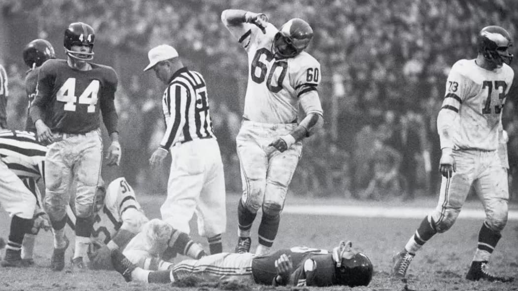 <strong>Philadelphia Eagles</strong><br>1949 (Chuck Bednarik)