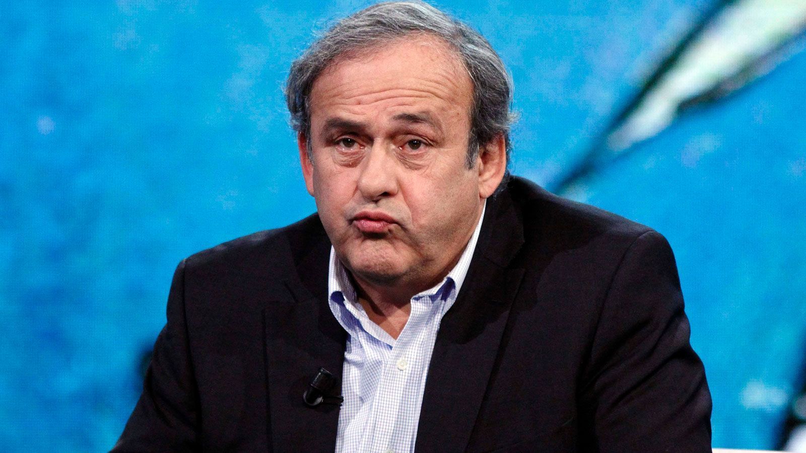 
                <strong>18. Juni 2019</strong><br>
                In der Affäre um die WM-Vergabe nimmt die französische Justiz den früheren UEFA-Präsidenten Michel Platini ins Visier. Der einstige Weltstar wird im Zusammenhang mit Korruptionsermittlungen in Polizeigewahrsam genommen. Platini erklärt, er sei "völlig unbeteiligt".
              