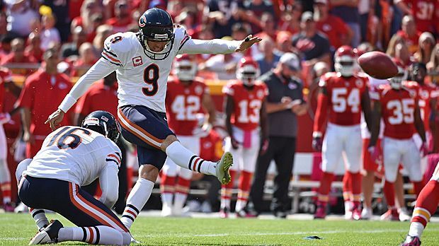 
                <strong>Goulds Kick ins Glück</strong><br>
                Robbie Gould: Seit dem 11. Oktober 2015 ist der Kicker der Chicago Bears der beste Punktesammler in der Geschichte der Franchise. Mit seinem zweiten Field Goal beim 18:17 bei den Kansas City Chiefs schraubt Gould sein Konto auf 1118 Punkte - damit hat er zwei mehr als der frühere Kicker Kevin Butler.
              