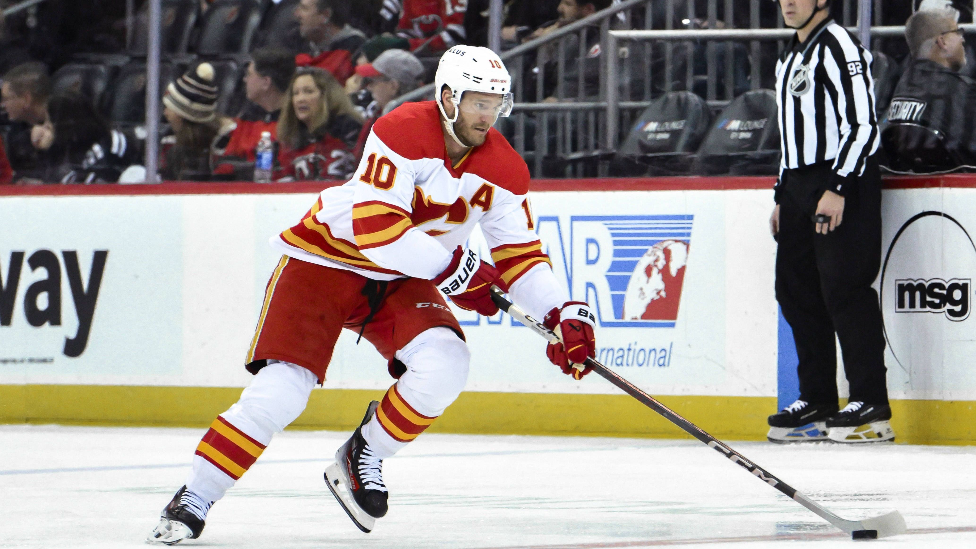 <strong>Platz 10 (geteilt): Jonathan Huberdeau (Calgary Flames)</strong><br>• Jahresgehalt: 10,5 Millionen US-Dollar<br>• Dauer: 8 Jahre<br>• Gesamt: 84 Millionen US-Dollar<br>• Signing Bonus: 61,5 Millionen US-Dollar