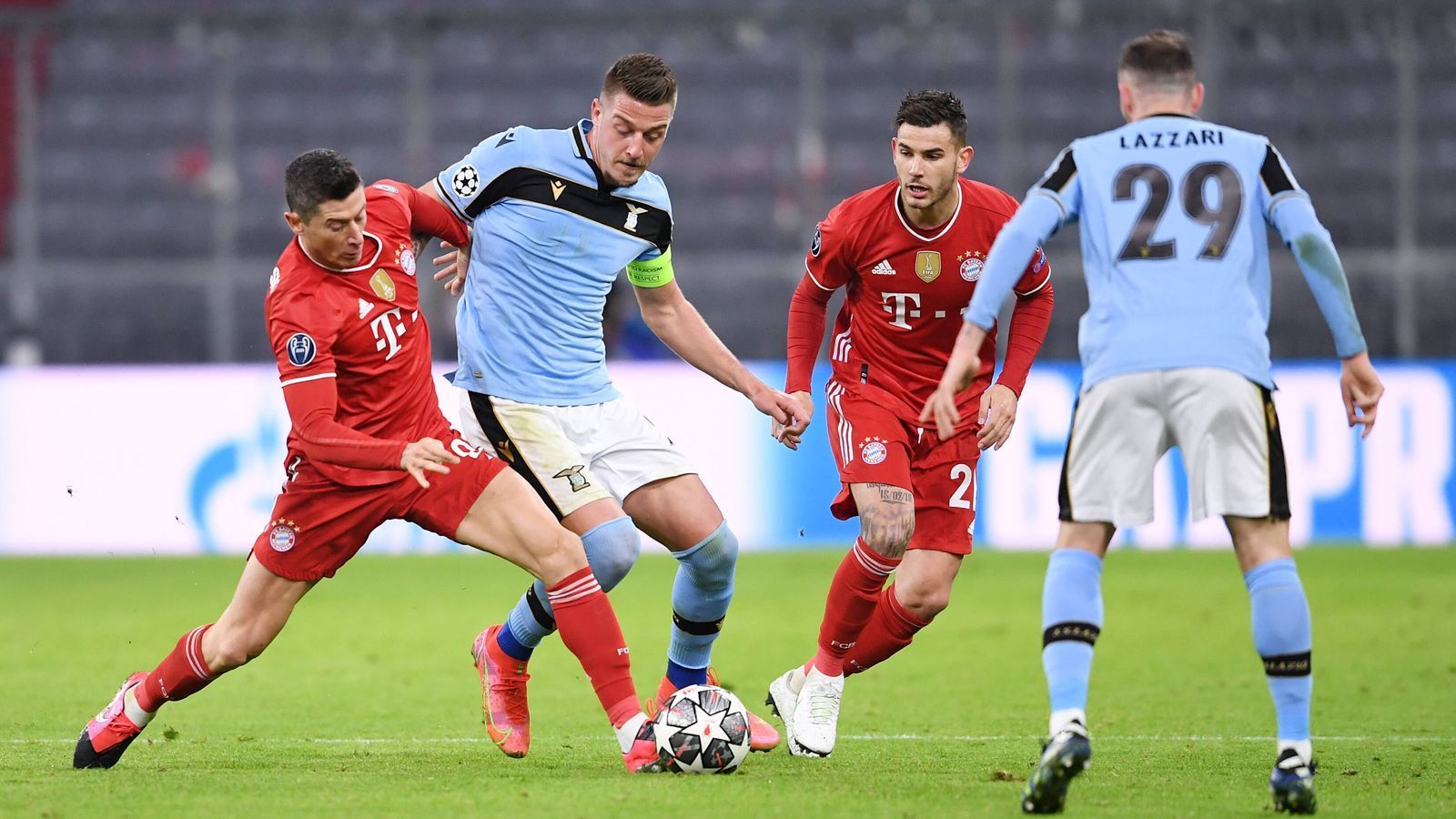 
                <strong>Lucas Hernandez</strong><br>
                Zeigt, dass auf ihn Verlass ist, ohne dabei sonderlich auffällig zu sein. Wird wohl nie einer für die spektakulären Szenen werden, sorgt aber für Stabilität und Ruhe in Bayerns Abwehr. ran-Note: 3
              