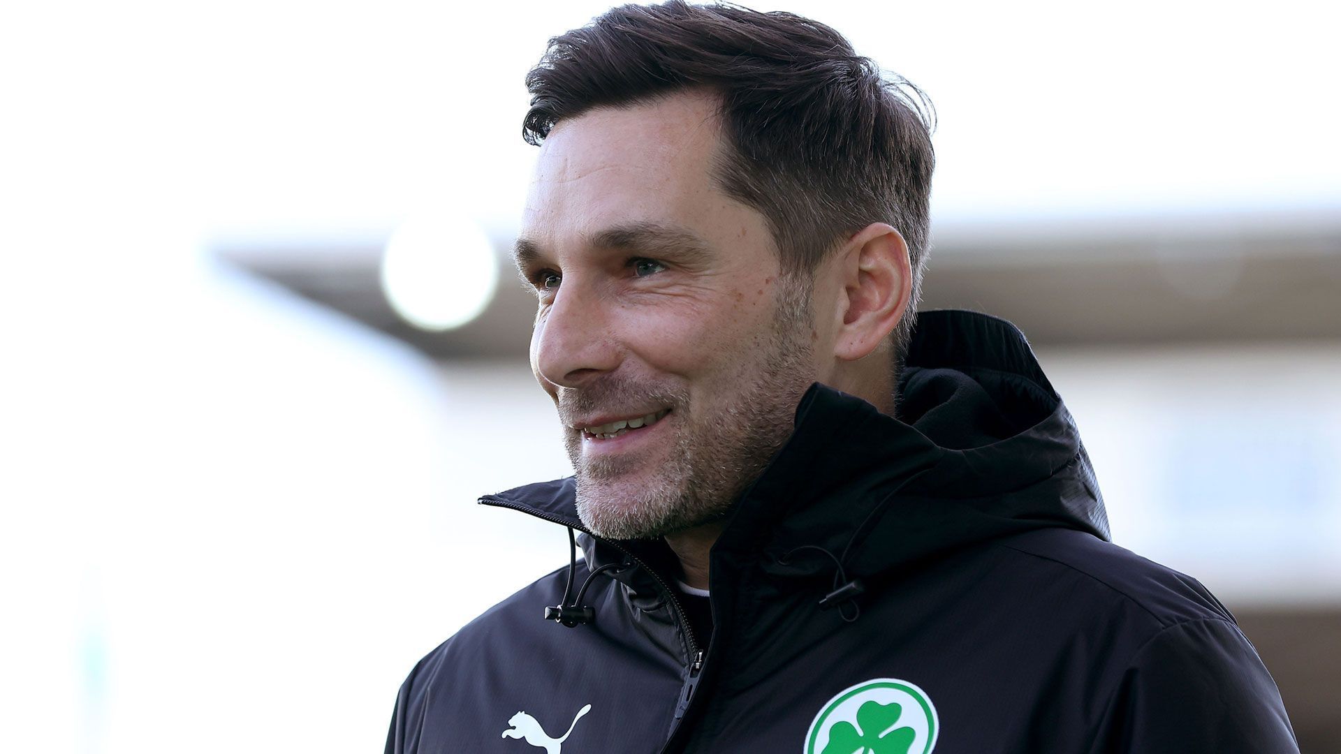 
                <strong>Platz 18: Greuther Fürth (16 Punkte)</strong><br>
                Seit dem 4. Spieltag hat der Aufsteiger die "Rote Laterne" inne. In der Hinrunde sammelte Fürth nur ganze fünf Punkte. In der Rückserie läuft es allerdings etwas besser. Die Franken belegen in der Tabelle nach Weihnachten einen "überraschenden" 15. Platz und häuften bereits elf Punkte an.
              