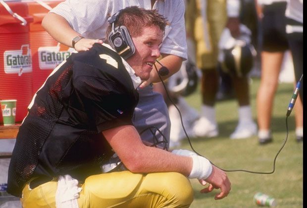 
                <strong>Start in der NFL</strong><br>
                In seiner College-Zeit spielte Favre für die Southern Miss und meldete sich schließlich zum NFL-Draft 1991 an. Dort wurde er erst in der zweiten Runde ausgewählt. Allerdings nicht von den Packers, sondern von den Atlanta Falcons.
              
