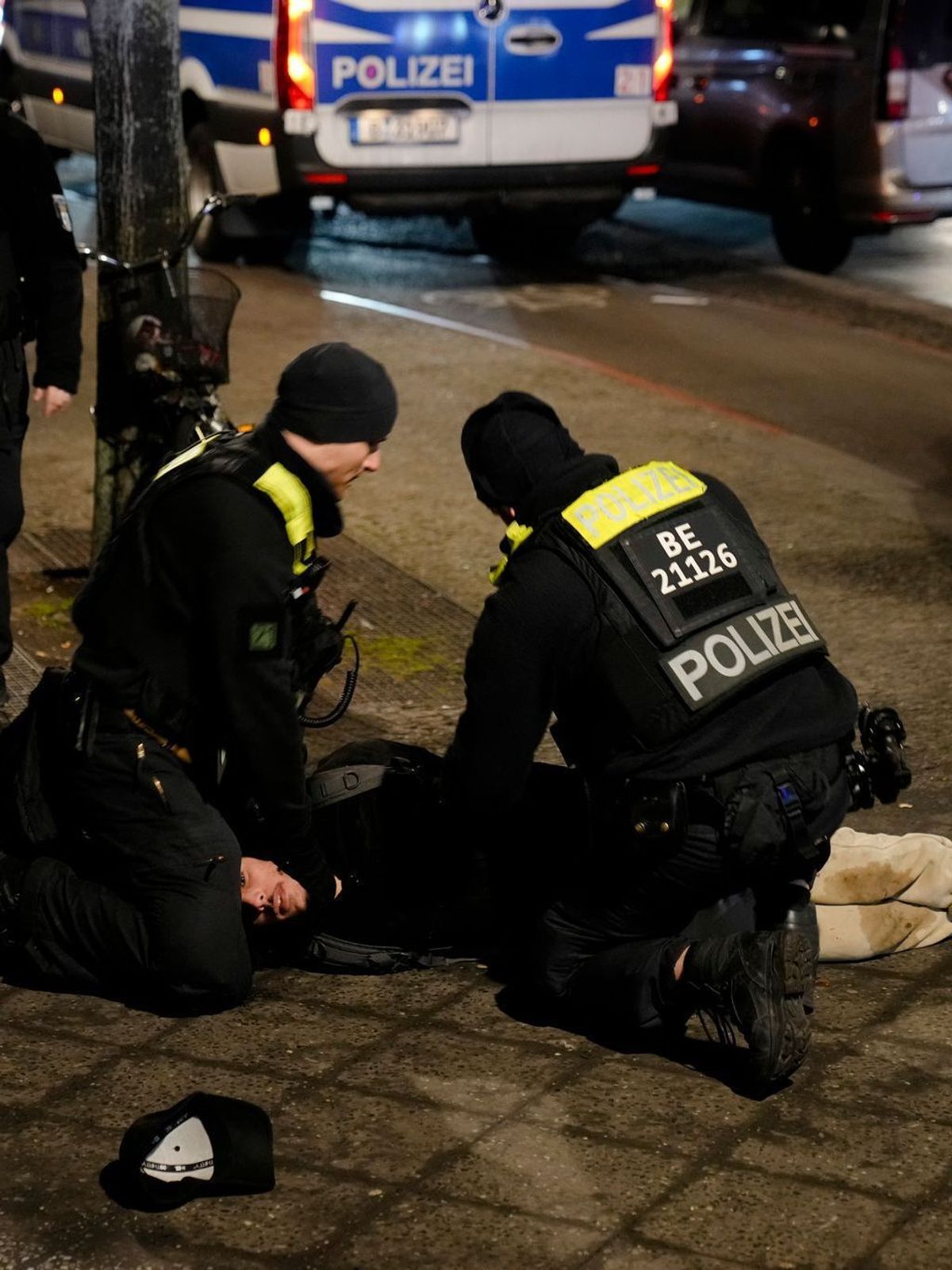 Mann am Holocaust-Denkmal in Berlin schwer verletzt