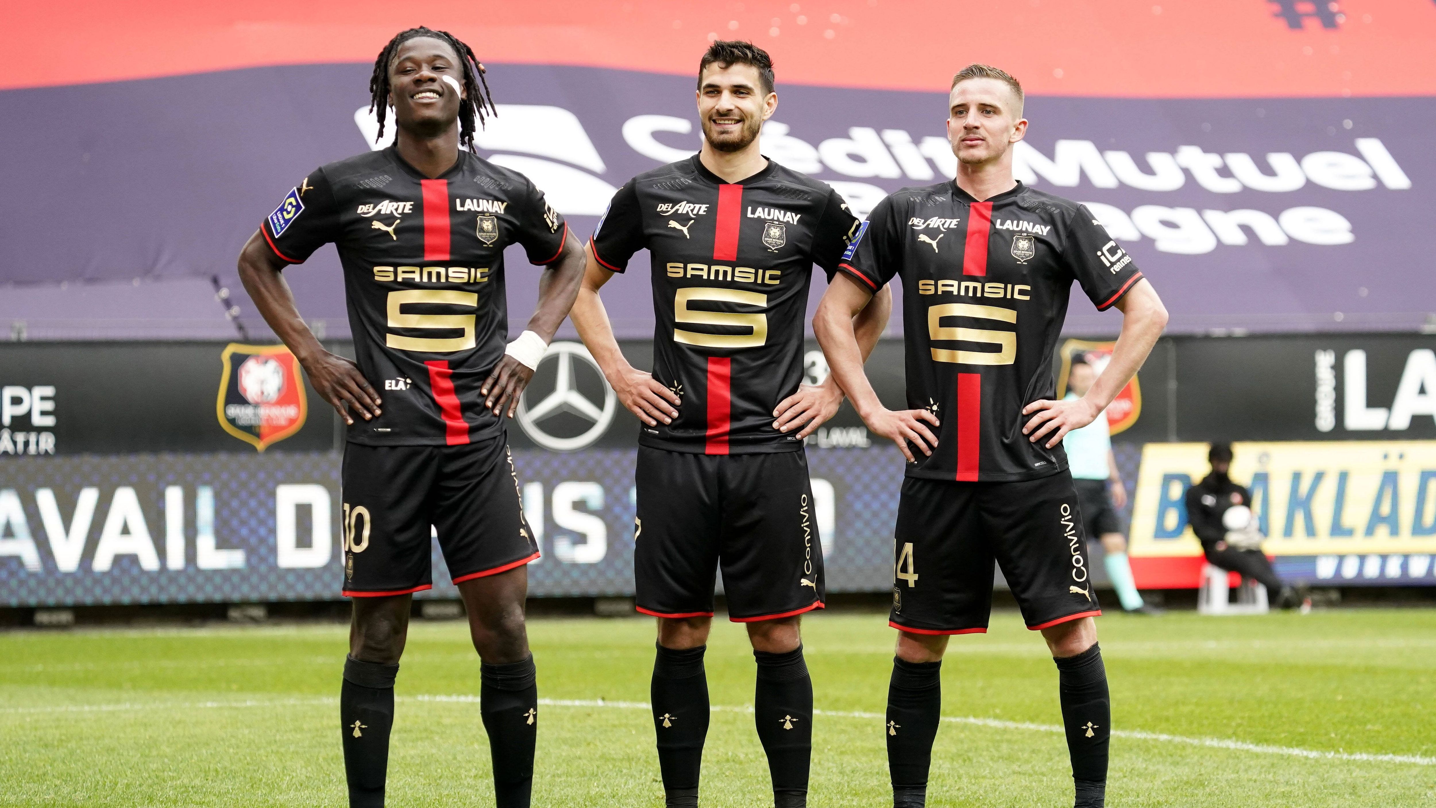 
                <strong>Platz 4 (geteilt): Stade Rennes</strong><br>
                Rennes ist sicherlich ein Klub, den nicht viele in dieser Statistik soweit vorne in Europa vermutet hätten. Aber die Schwarz-Roten brachten mit fünf Siegen und fünf Remis nach einem Rückstand noch 20 Punkte auf ihre Seite und stehen damit in der Ligue 1 auf Platz sieben. Mit nur einem Zähler Rückstand auf den fünften Olympique Marseille haben Coach Bruno Génésio und sein Team auch noch alle Chancen auf die Qualifikation für die Europa League in der kommenden Saison. Ohne die Comeback-Qualitäten sähe es dagegen absolut düster in Rennes aus. 35 Punkte würden den vorletzten Platz und damit den Abstieg für die Franzosen aus der ersten Liga bedeuten. 
              