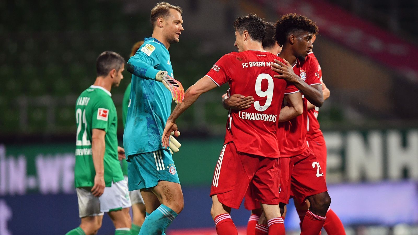 
                <strong>So feiert Bayern seine Corona-Meisterschaft</strong><br>
                Manuel Neuer war im Spiel in Bremen vor allem in der Schlussphase noch ein ganz wichtiger Faktor. Der 34-Jährige wehrte in der Schlussminute einen Kopfball von Yuya Osako sensationell ab und verhinderte damit den Ausgleich sowie die mögliche Vertagung der Meisterparty. 
              