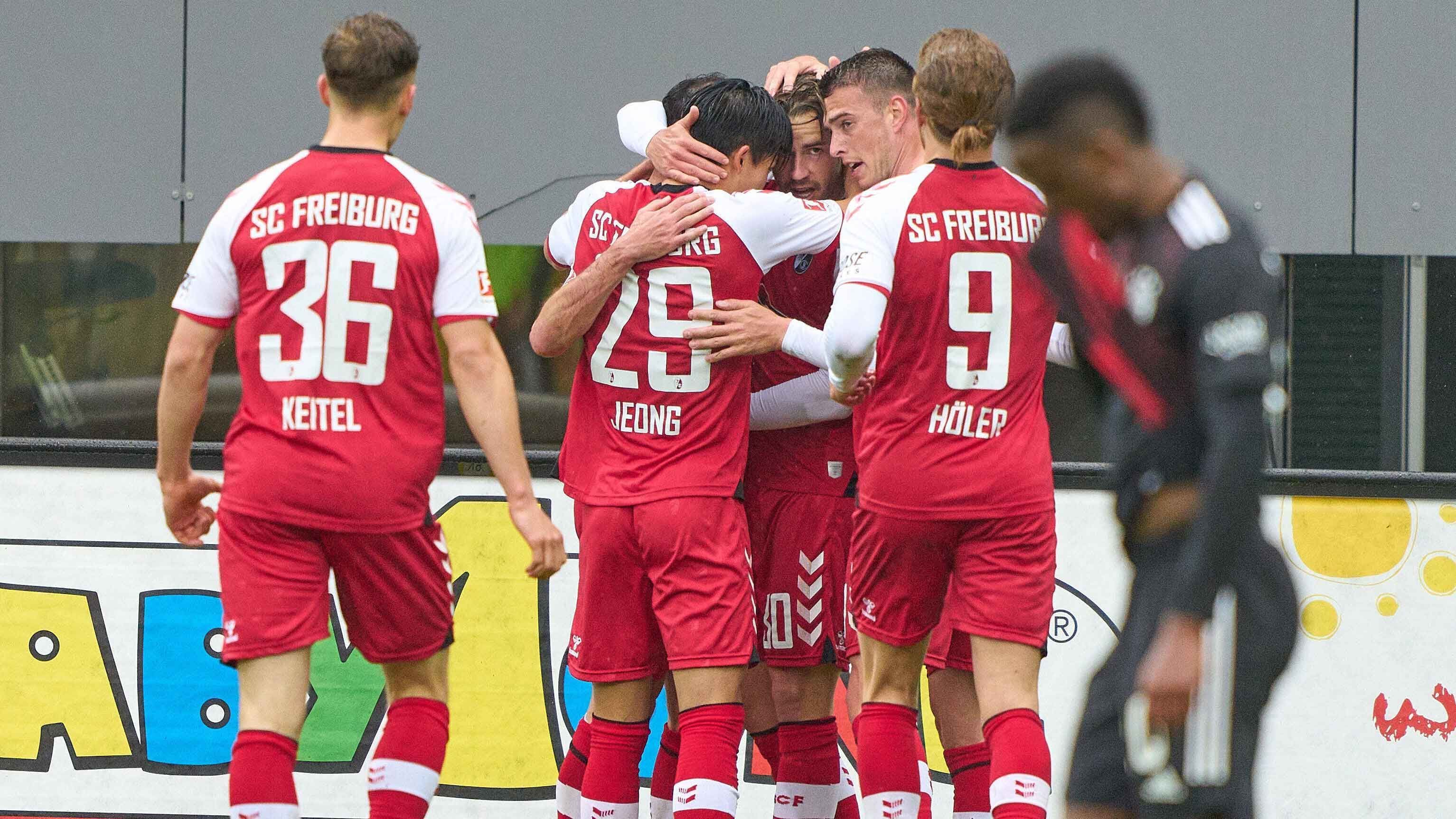 
                <strong>Platz 14: SC Freiburg (3,56 Millionen Euro)</strong><br>
                Der Sportclub aus Freiburg wird seit Jahren stabil geführt. Da verwundert es nicht, dass der SC "nur" rund 3,56 Millionen Euro für Berater ausgegeben hat.
              