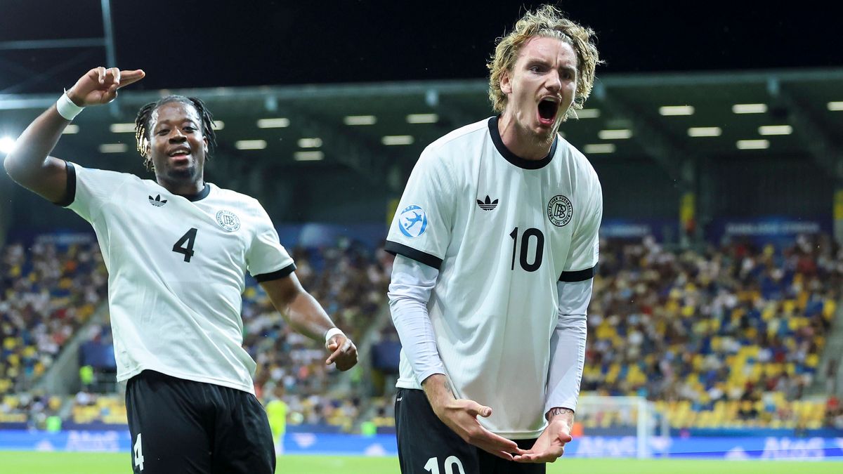 Nick Woltemade (Germany) bejubelt seinen Treffer zum 1:1 mit Bright Arrey-Mbi (Germany), UEFA European Under-21 Championship 2025 Quarter-Final, Germany v Italy, MOL ArÃ na am 22. June 2025 in Duna...