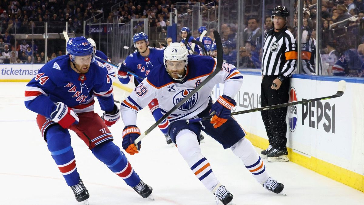 Draisaitl (r.) in Aktion in New York